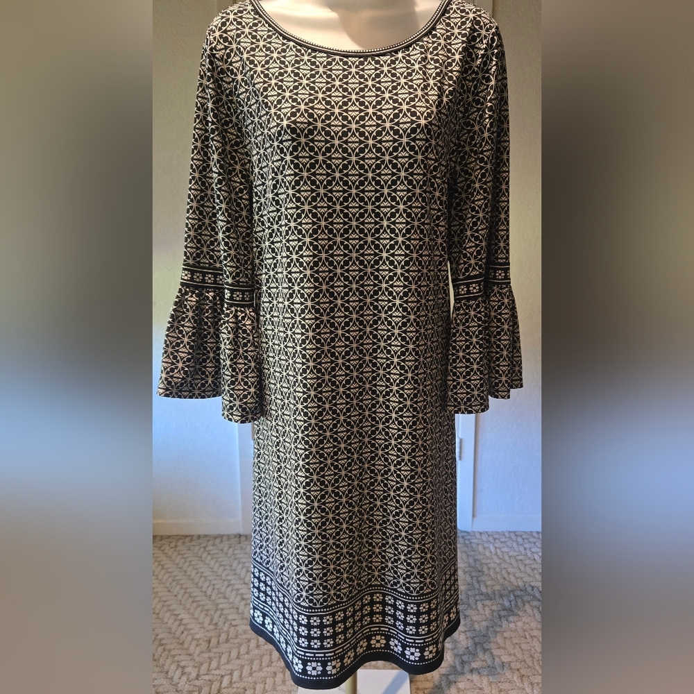Max Studio Black and White Bell-Sleeve Sheath Dress